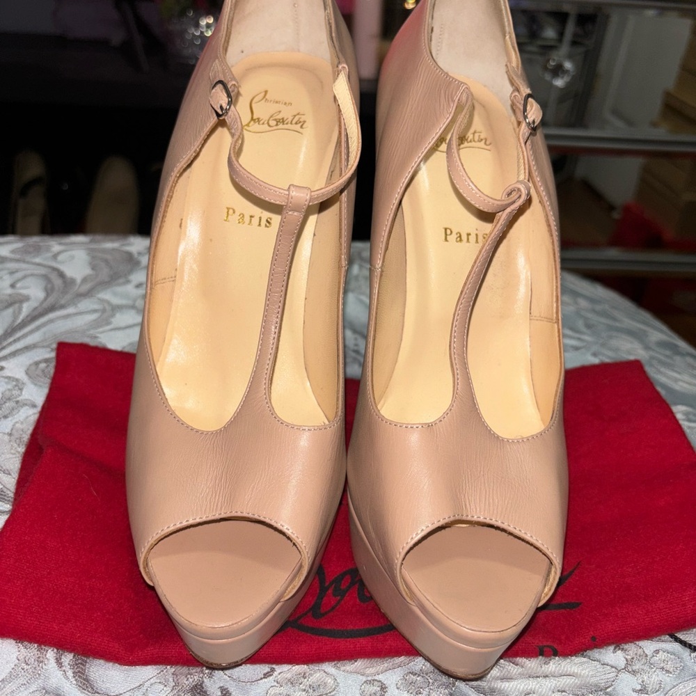 Christian Louboutin beige Altapoppins size42
